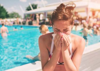 Studimi amerikan shuan shpresat: Vera dhe moti i nxehtë nuk e ndalojnë Koronavirusin