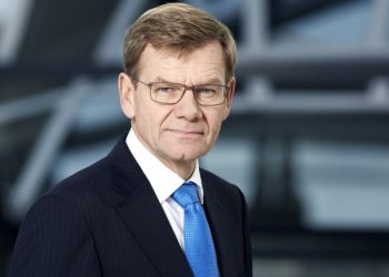 “Nxitimi dhe dhuna më lanë të zhgënjyer”, deputeti i CDU reagon pas shembjes së godinës së Teatrit