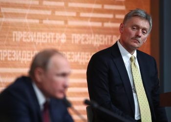 Panik pranë Vladimir Putin, infektohet me COVID-19 zëdhënësi i tij