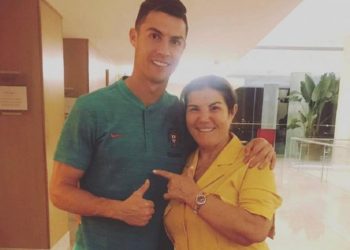 Juventusi pret Torinon/ Ronaldo i bën një super dhuratë mamasë së tij!