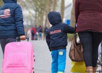 Bllokimi i lëvizjeve nga Covid-19 pezullon emigracionin/ Përgjysmohen kërkesat e shqiptarëve për azil