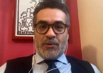 Gazetari italian komenton gjobat ndaj mjekëve shqiptarë: Një mëkat i vogël në krahasim me punën dhe luftën e tyre