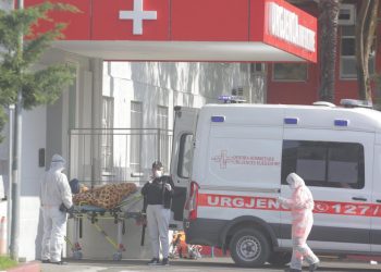 COVID-19/ Shënohet viktima e 32-të në Shqipëri, ndërron jetë 64-vjeçarja tek Infektivi