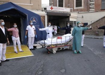 Shifra pozitive në Itali/ Numri më i ulët i vdekjeve nga 10 marsi, rriten të shëruarit nga COVID-19