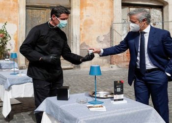 “Më në fund”, italianët i kthehen shijes së kafesë në lokale