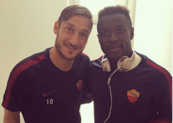 Futbolli në zi, ndahet nga jeta lojtari i njohur