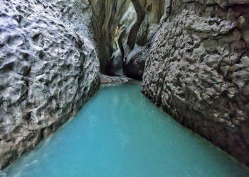 “Kanionet e Holtës”/ Një nga perlat e Shqipërisë që nuk duhen humbur pa i vizituar