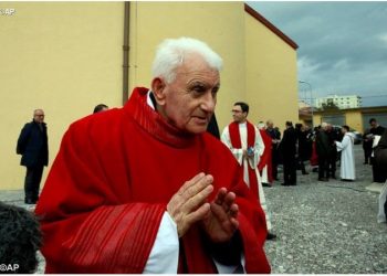 Video/ Edhe Kardinali shqiptar i uron besimtarët myslimanë: Dita për të treguar dashurinë për Zotin