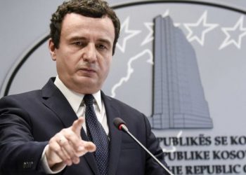 Vetizolohet Albin Kurti, kishte kontakt me një zyrtar të prekur me COVID -19