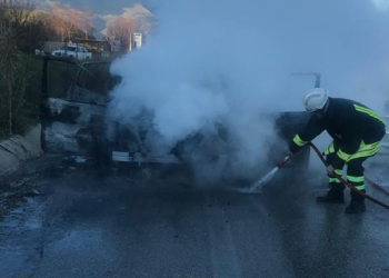 Gjirokastër: Merr flakë makina që transportonte para, u rrezikua shkrumbimi i saj