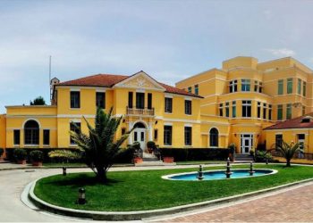 Protesta për Teatrin, reagon Ambasada Amerikane: Qytetarë amerikanë, shmangni vendet ku mbahet protesta