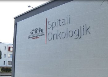 Gruaja që merrte shërbim tek Onkologjiku del pozitive me koronavirus/ Gjithë stafi mjekësor bën analizën