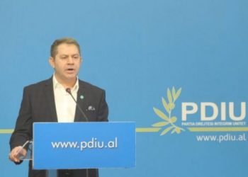 Mbyllja e vendit për Bajram/ PDIU thirrje për mos t’u bindur: Refuzojeni fytyrën e Faraonit, ekspertët po justifikojnë çmendurinë