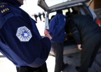 Nuk respektuan rregullat e vendosura kundër COVID-19, ndalohen 72 persona nga policia në Kosovë