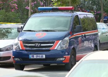 Atentati në Selenicë/ Mbi 50 vjeçarin u qëllua 30 herë, shënjestër për herë të dytë. Gjendet një makinë e djegur