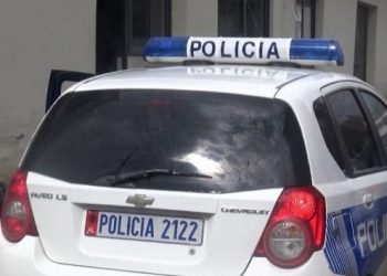 Braktis mjetin në kanal dhe largohet me armën e krimit, identifikohet autori i plagosjes në Laç