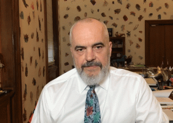 Rama ndan postimin e aktorit Çun Lajçi: Godina u shemb me vonesë, uroj të hapim të dy dyert e Teatrit të Ri Kombëtar