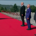 5 Maji bën bashkë Ramën, Metën e Ruçin/ Homazhe te Varrezat e Dëshmorëve duke ruajtur distancimin social