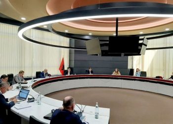 “Zgjedhorja”/ Nga financimi i partive tek kuota gjinore, Opozita shpalos propozimet për ndryshimin e sistemit