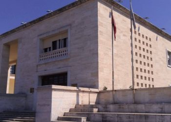 Zgjedhjet për Rektor të Universitetit të Tiranës/ Ja kush është kandidati i parë