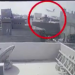 VIDEO / Momenti kur avioni bie në Pakistan dhe shpërthen në flakë, 38 të vdekur