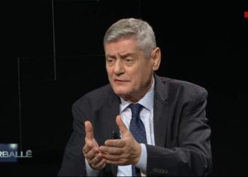 Dash Shehi: Axhenda e Ramës jo pandemia, por shembja e Teatrit, ndaj na kyçi brenda!
