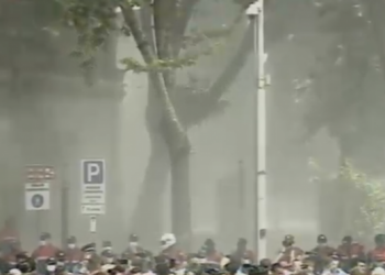 Nis shembja edhe e godinës së Teatrit Eksperimental, ‘vala’ e pluhurit mbulon pamjen