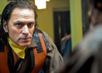 “Komplot i fshehtë djallëzor…”/ Timo Flloko poezi për koronavirusin: Ja mesazhi që i dhashë botës nga shtëpia