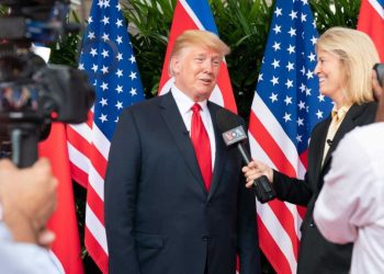 “Zëri i Amerikës” përplaset publikisht me Donald Trump