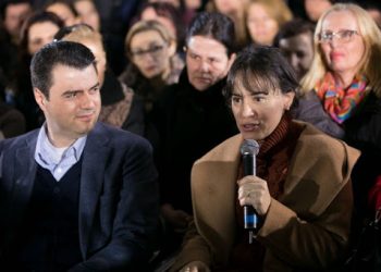 Media holandeze: Si u arsimuan Basha, e shoqja dhe kunati… Lidhja misterioze me doktorin e moshuar