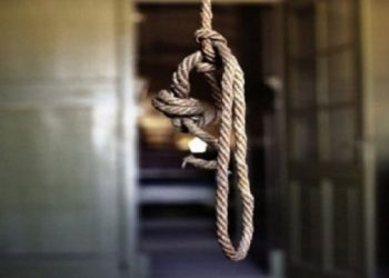 E rëndë në Vlorë, 63-vjeçari vetëvaret në ballkonin e shtëpisë