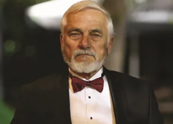 Teatri/ Mesazhi i fortë i Viktor Zhustit: Nëse politika tërhiqet, të gjithë artistë i hedhin armët, s’ka pse shpërfytyrohemi