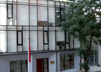 U abuzua nga roja/AMA apel medias: Kujdes! Mos publikoni të dhëna që identifikojnë të miturën!