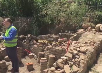 FOTO/ Zbulim arkeologjik në Belsh, gjenden rrënojat e një objekti të stilit romak
