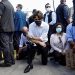 FOTOT/ Protesta kundër racizmit ul në gjunjë kryeministrin kanadez