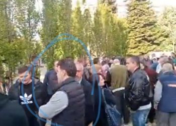 FOTOT/ Peticioni i Aleancës për Mbrojtjen e Teatrit firmoset nga strukturat e PD!