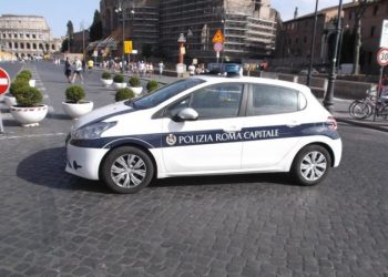 Aventura e prostitutës shqiptare: Rreh italianin, e mbyll në ballkon dhe i merr makinën!