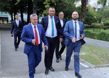 “Zgjedhorja”/ Drafti i 29 deputetëve kërkon ndryshimin e Kushtetutës: Lista të hapura e eleminim koalicionesh parazgjedhore