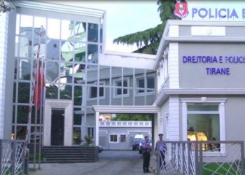 Tiranë/ Policia arreston 37-vjeçarin me armë zjarri dhe municion luftarak
