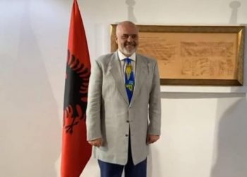 “Ke veshur jelek antiplumb në Kosovë?”, Rama-gazetarëve: Mund t’ua provoj, po mos sillni këtu lajme nga puseta e Saliut