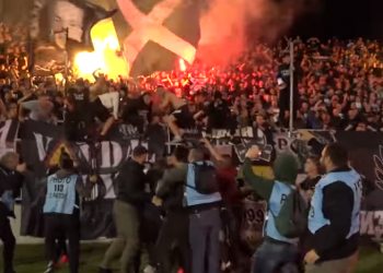 VIDEO/ Derbi i Beogradit “nuk pyet” për COVID-19, 20 mijë tifozë “pushtojnë” shkallët e stadiumit