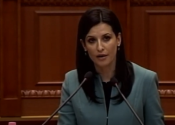“Reforma në drejtësi e rrezikuar nga…”, ministrja Gjonaj: Nëse s’ngrihet Gjykata Kushtetuese humbasim të gjithë