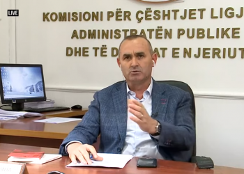 “Presidenti Meta me dy standarde”, Manja: Kërkoi largimin e Dvoranit, për Vitore Tushën jo. Të dyve iu ka përfunduar mandati