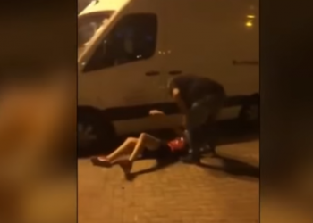 VIDEO/ “Shqiptari i m*tit”, babai racist i shokut të klasës rreh barbarisht 12-vjeçarin shqiptar në Greqi
