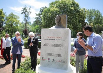 Dita Botërore e Muzikës, rehabilitohet lulishtja “Frederic Chopin” në hyrje të Liqenit Artificial/ Veliaj: Rikthyem një bizhu në qytet