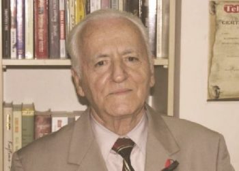 Ndërron jetë në moshën 86-vjeçare albanologu i njohur Agron Fico, njihet si “profesori që u mësoi shqip kinezëve dhe amerikanëve”