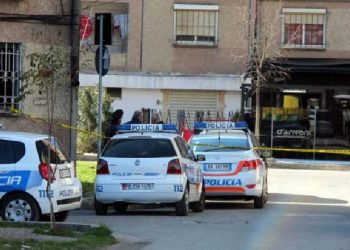 Po bënte punime në shtëpi, 36-vjeçari bie nga lartësia. Dërgohet në gjendje të rëndë në spital