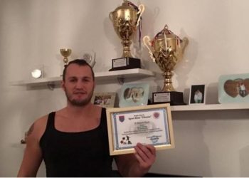 OFL i kërkoi deklarimin e pasurisë/ Njihuni me kampionin e boksit pjesë e grupit të “Bajrave”, si nisi sherri për xhirimin e gomave