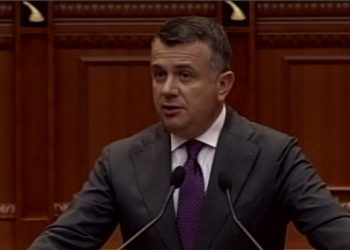 “Jemi gati të ulemi me opozitën për hapjen e listave”, Balla nga Kuvendi: Besoj te pafajësia e Thaçit dhe Veselit