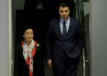 Luli Basha, nëpunësit civil dhe një birbo i dënuar që përmend drurin